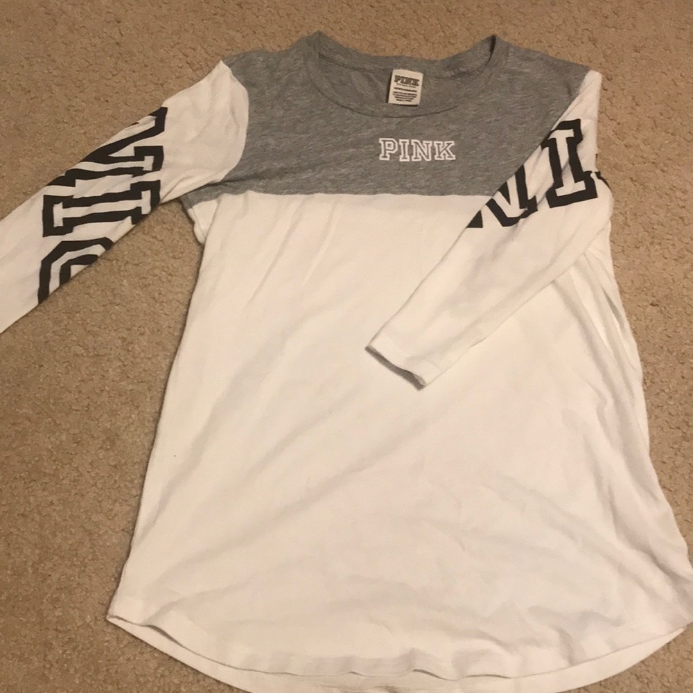 Victoria’s Secret Capri sleeve top